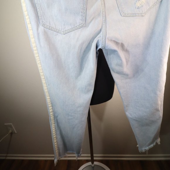 Abercrombie & Fitch Ames Low Rise Slim Boyfriend Jean size 31/12 - Picture 5 of 7